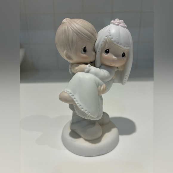 Precious Moments Other - 1982 Precious Moments Wedding Couple Cake Topper